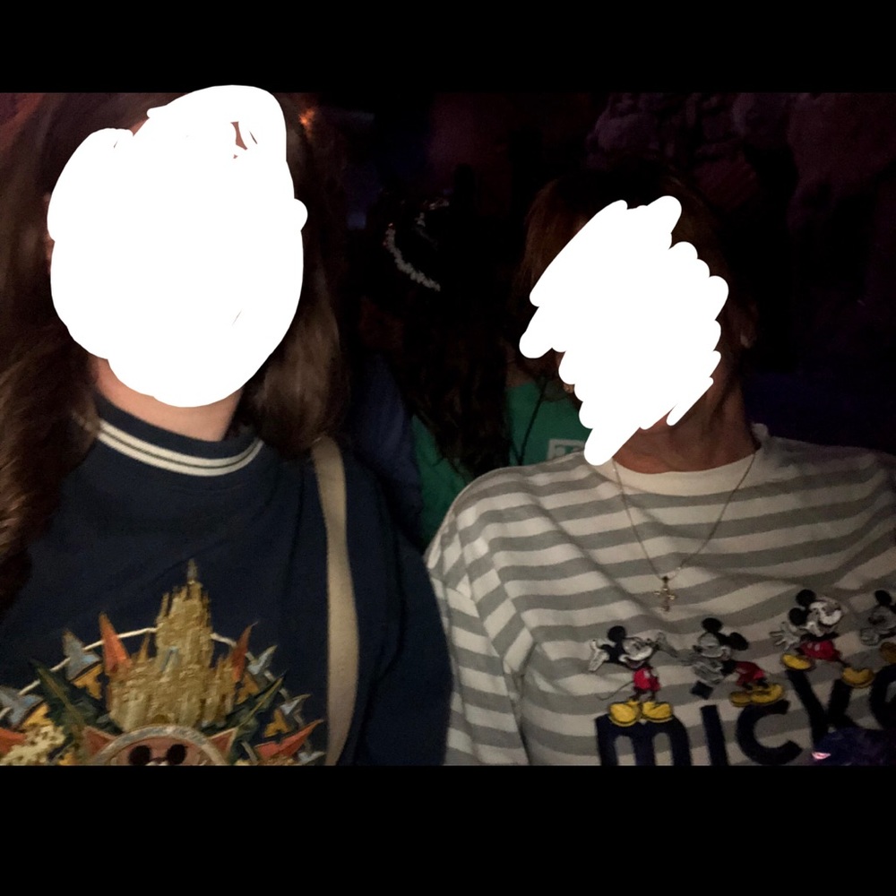 LOOKING FOR walt disney world tour sweatshirt - Picture 8 of 8